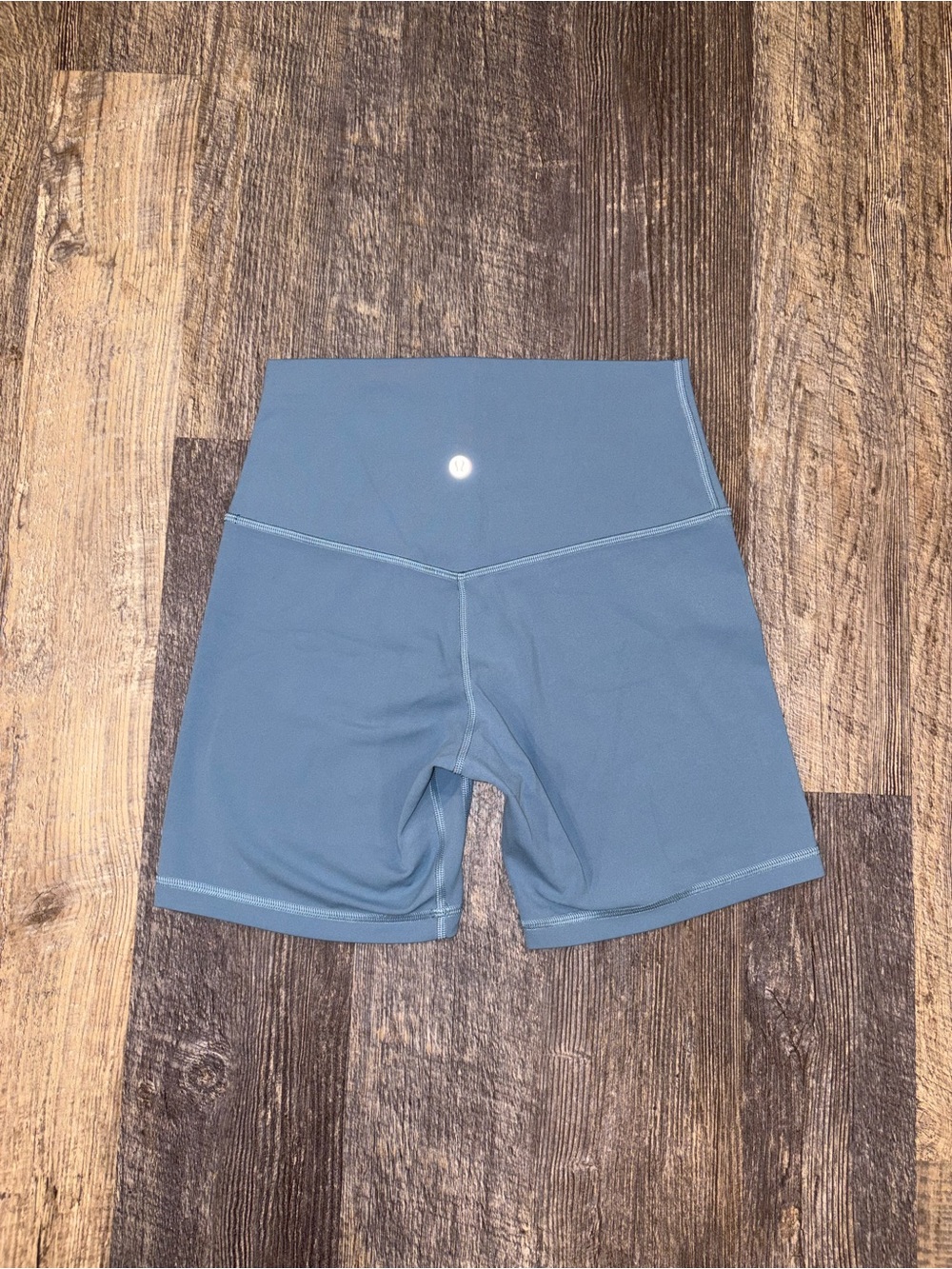 Lululemon Wunder Train High-Rise Short 6" — Size 6